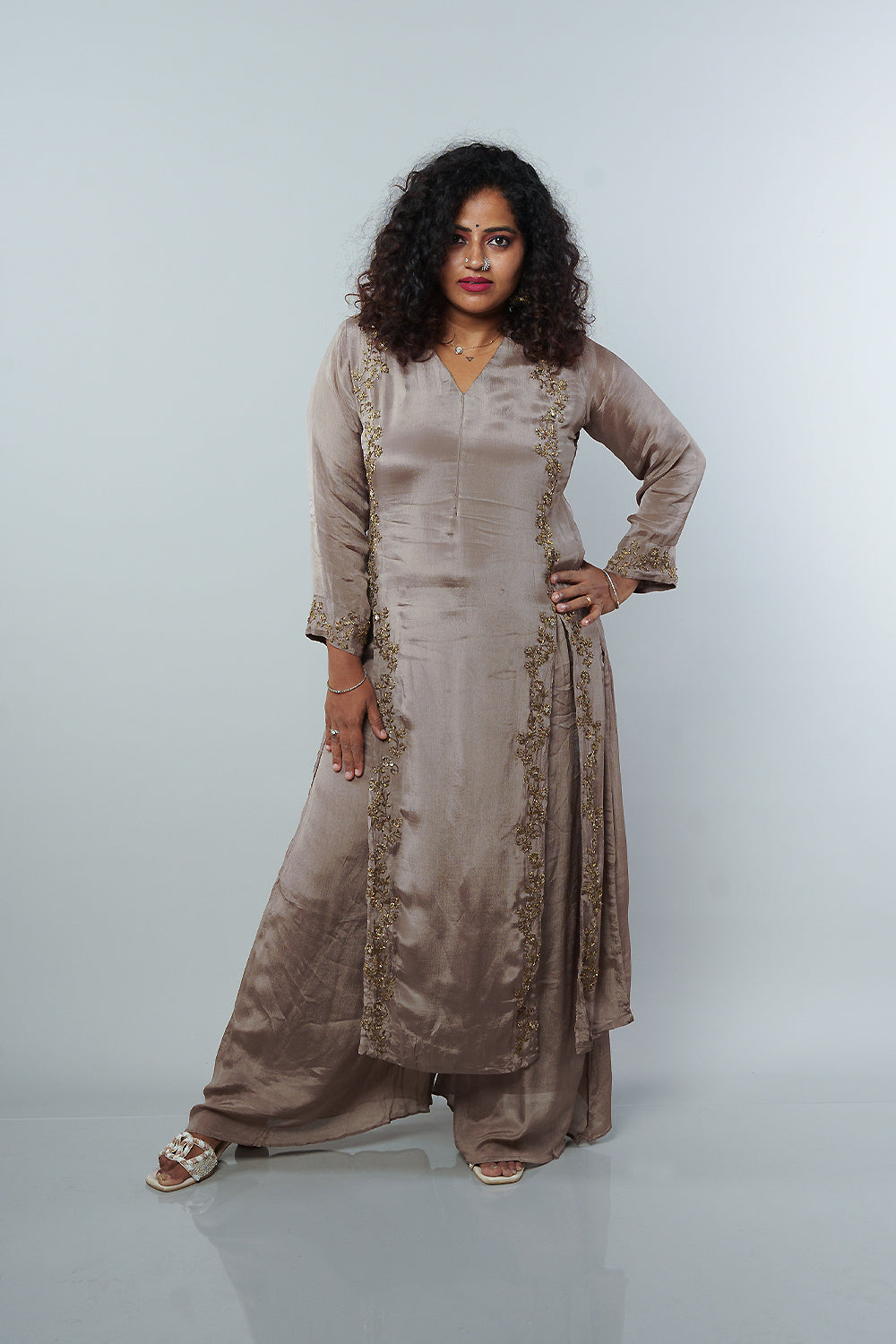 Mouse Colour Front 2 slits with Handwork