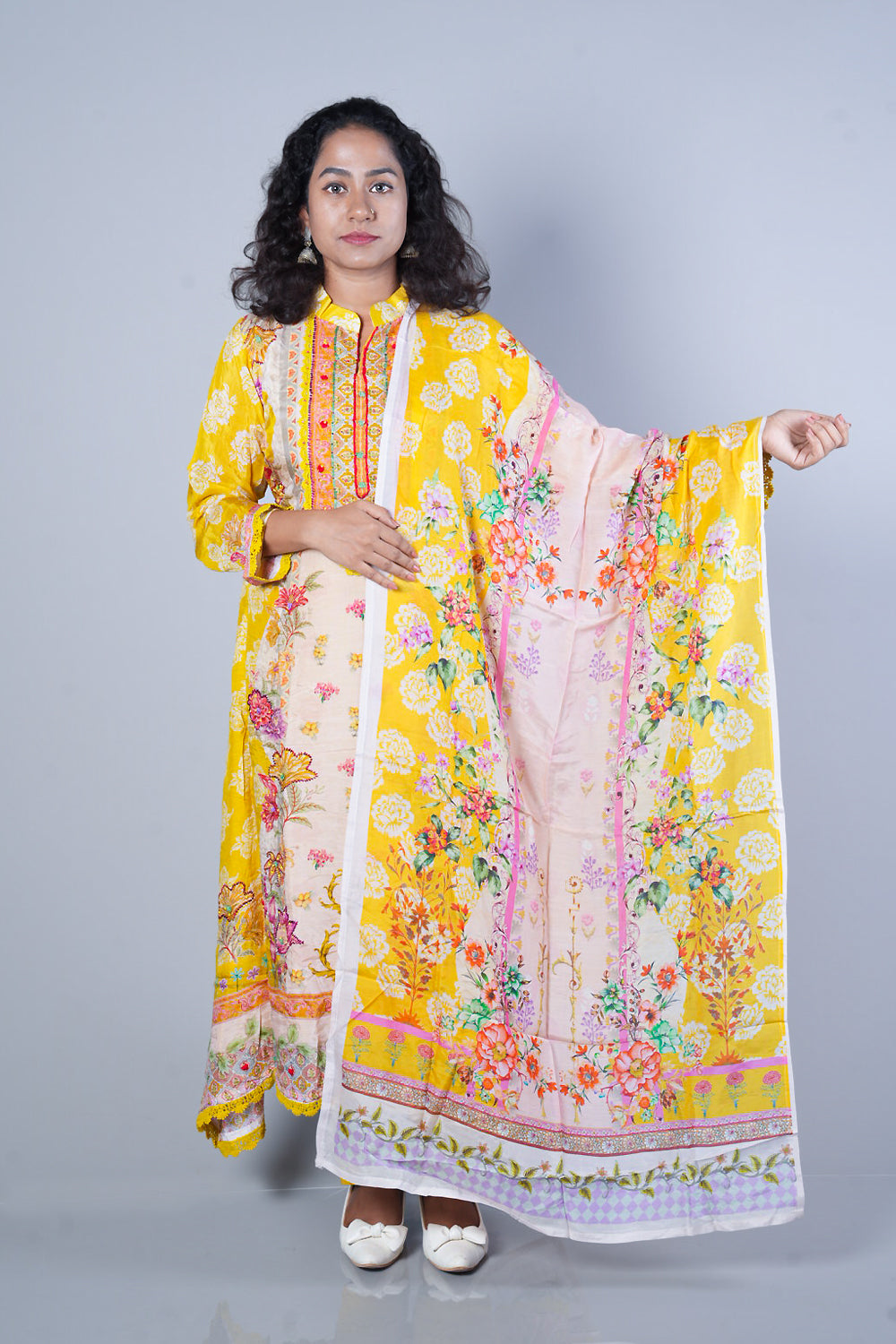 Light yellow and Cream colour kashmiri print C cut Suit set
