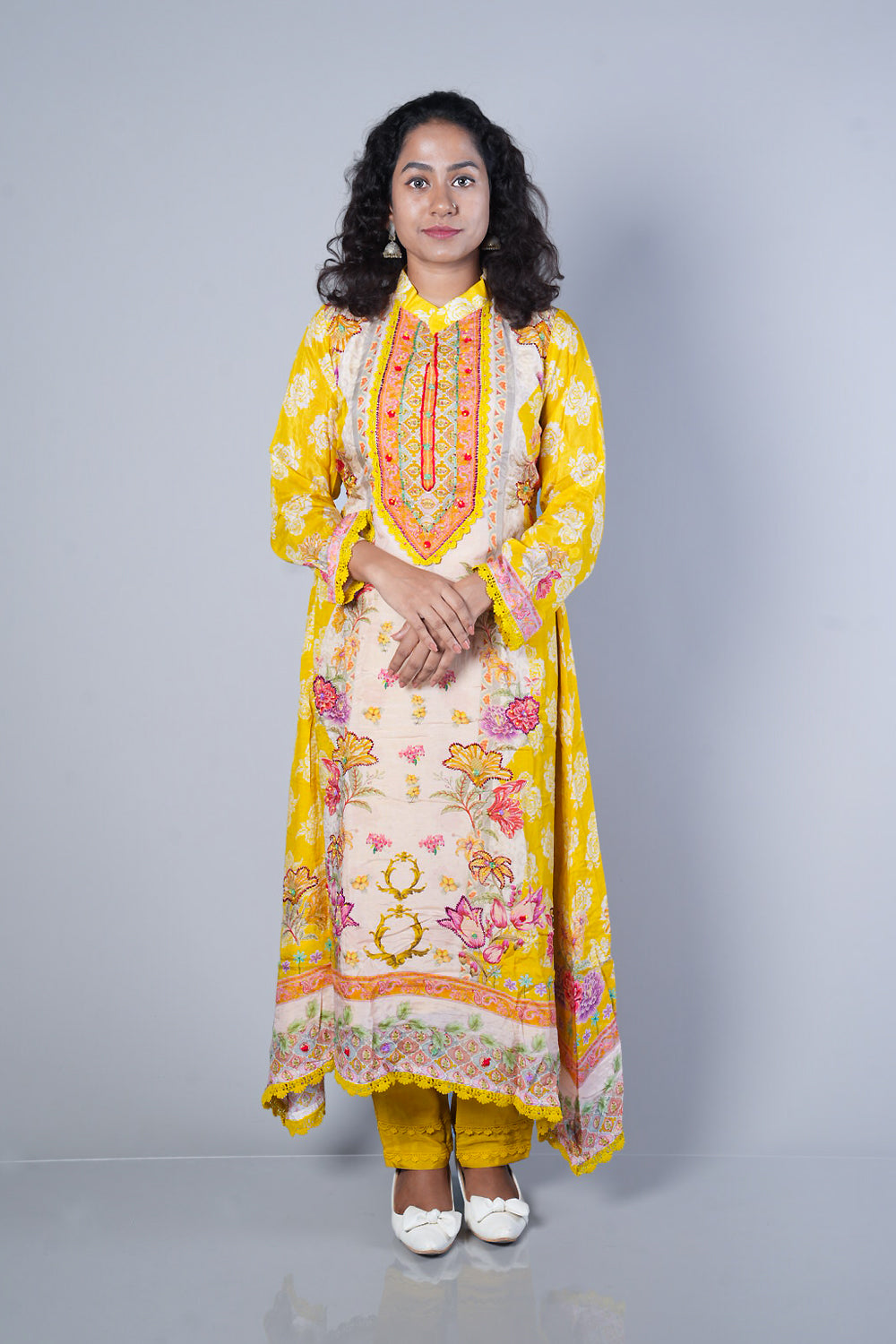 Light yellow and Cream colour kashmiri print C cut Suit set