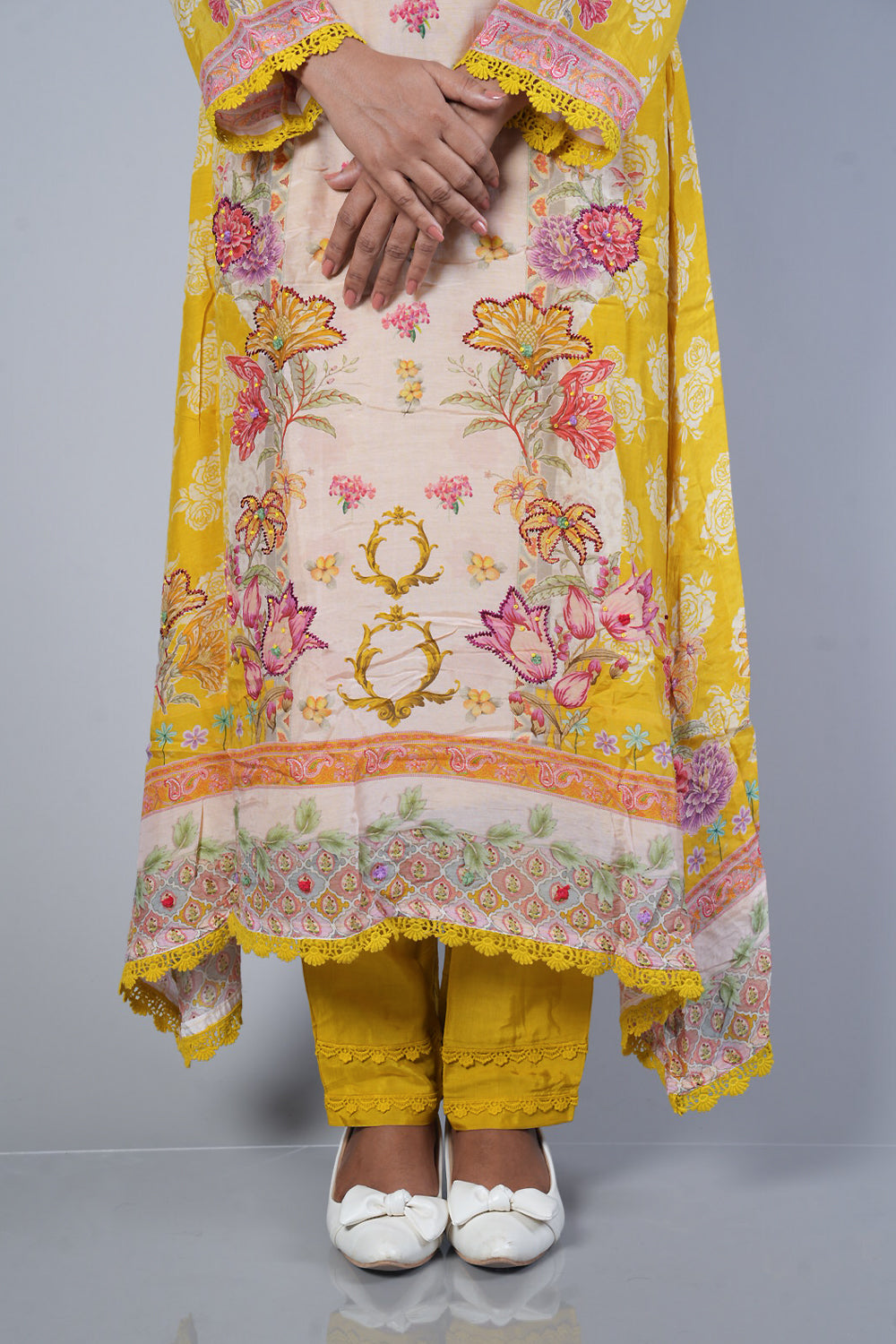 Light yellow and Cream colour kashmiri print C cut Suit set