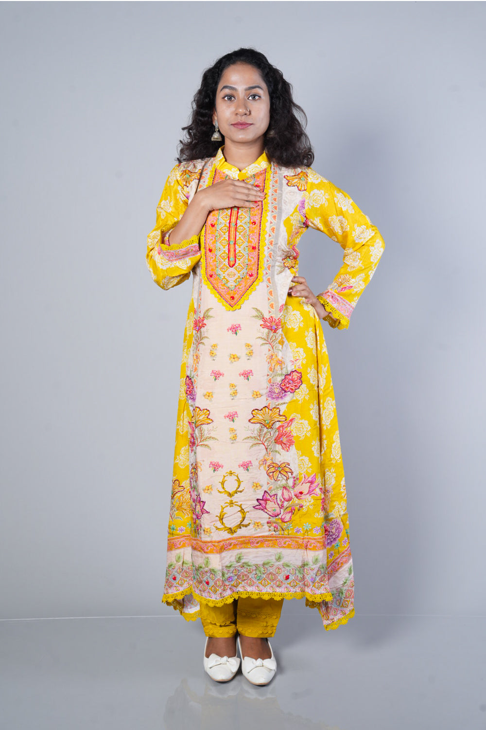 Light yellow and Cream colour kashmiri print C cut Suit set
