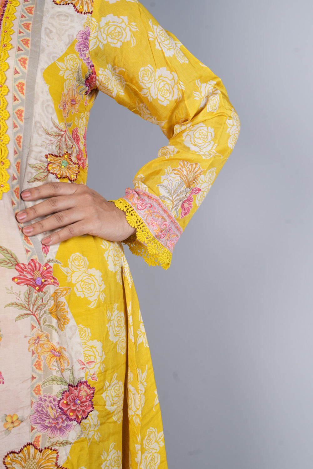 Light yellow and Cream colour kashmiri print C cut Suit set