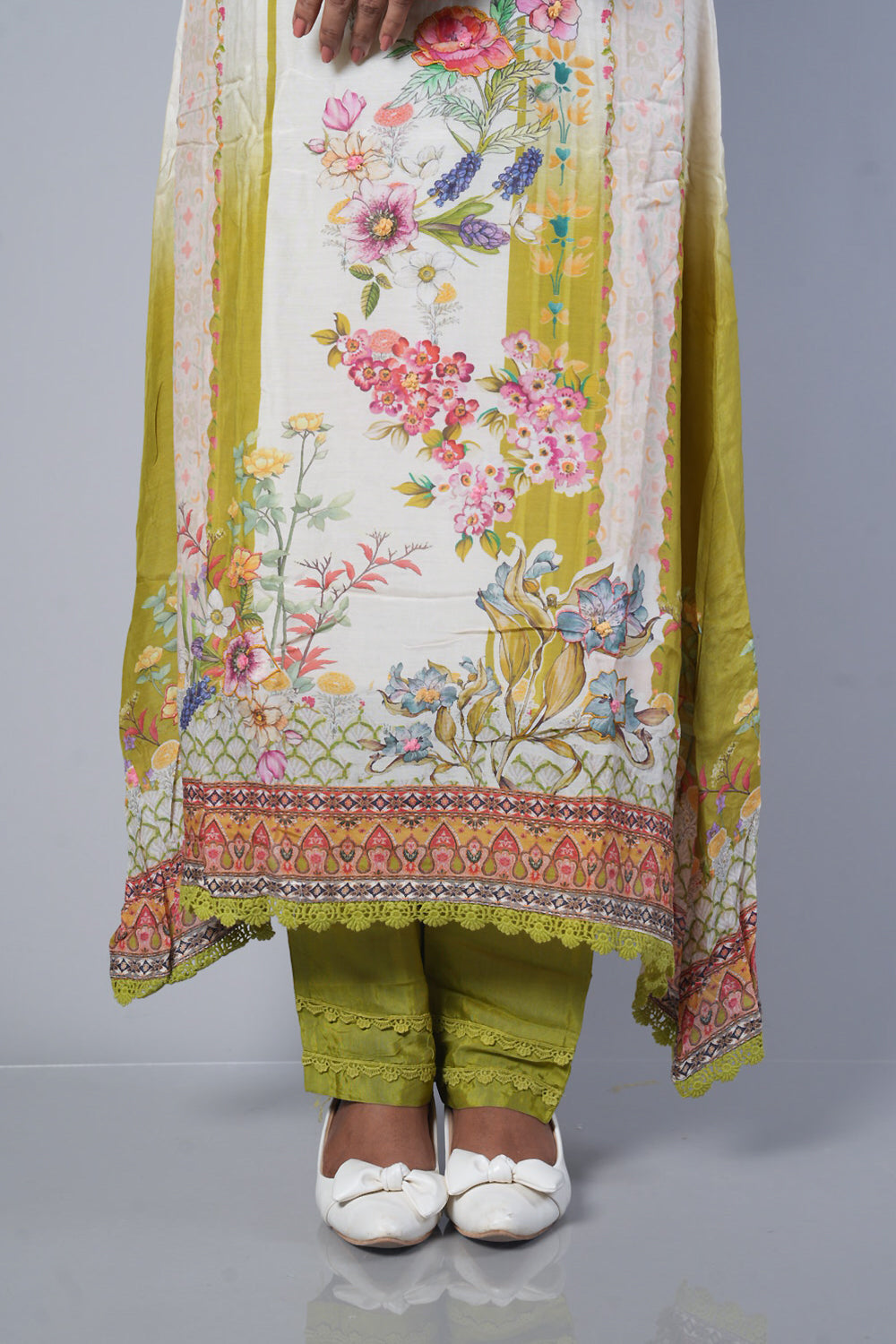 Light Green and Cream colour kashmiri print C cut Suit set