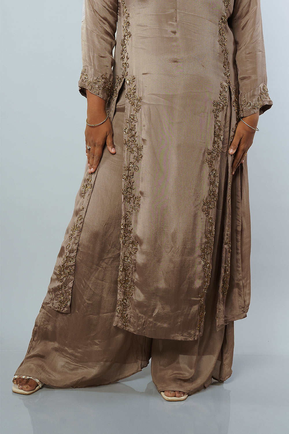 Mouse Colour Front 2 slits with Handwork