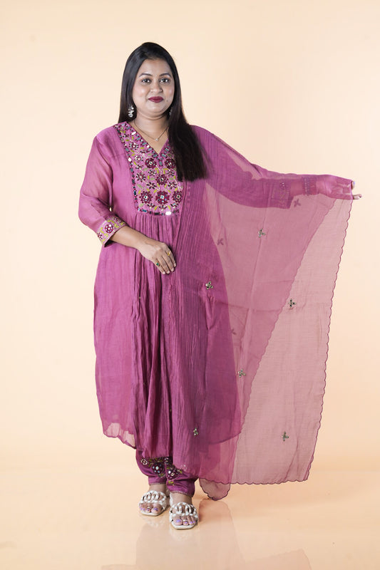 Mirror work pure Banaras Mulchanderi with suttle neck detailings