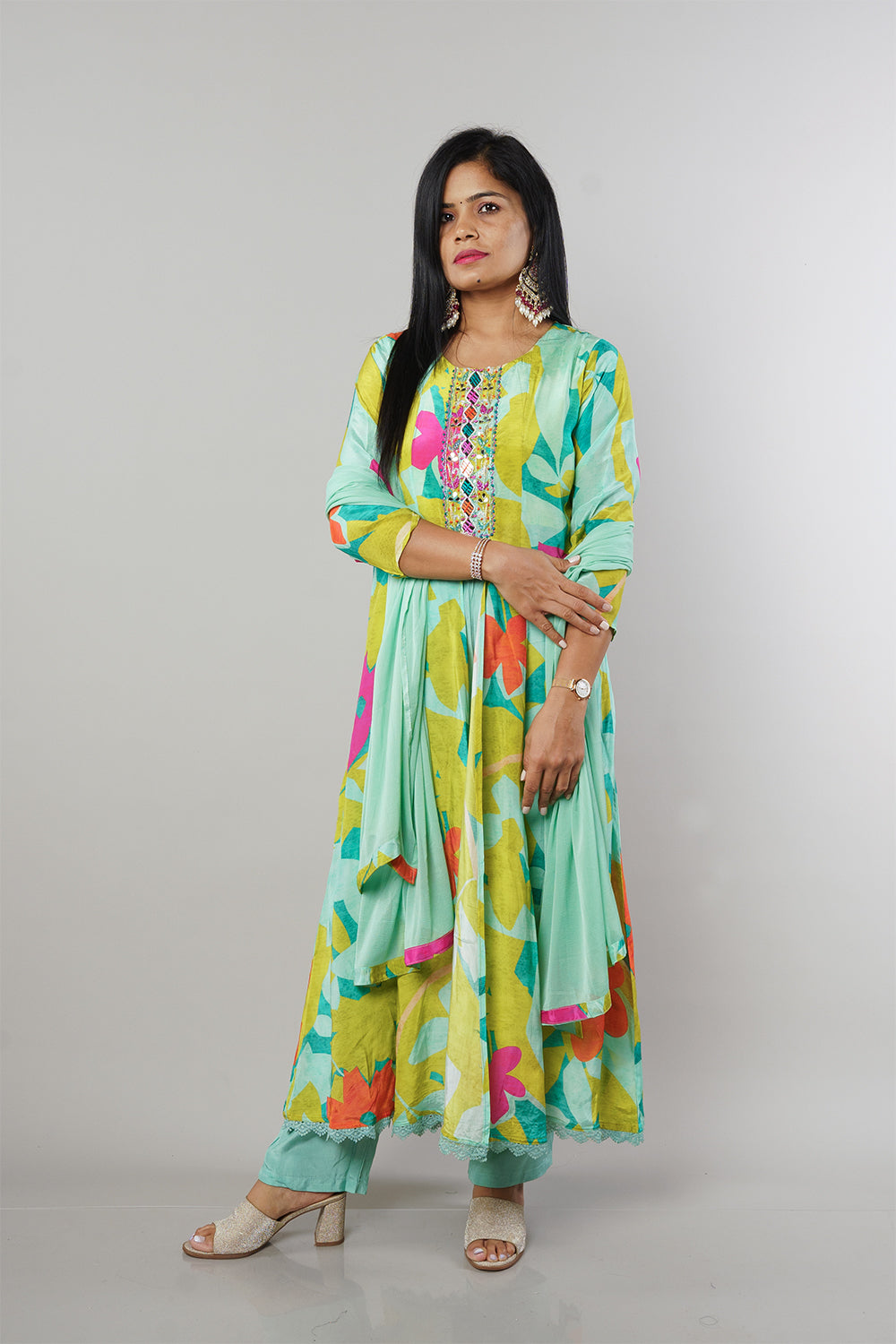 Multicolour Crepe Front slit set