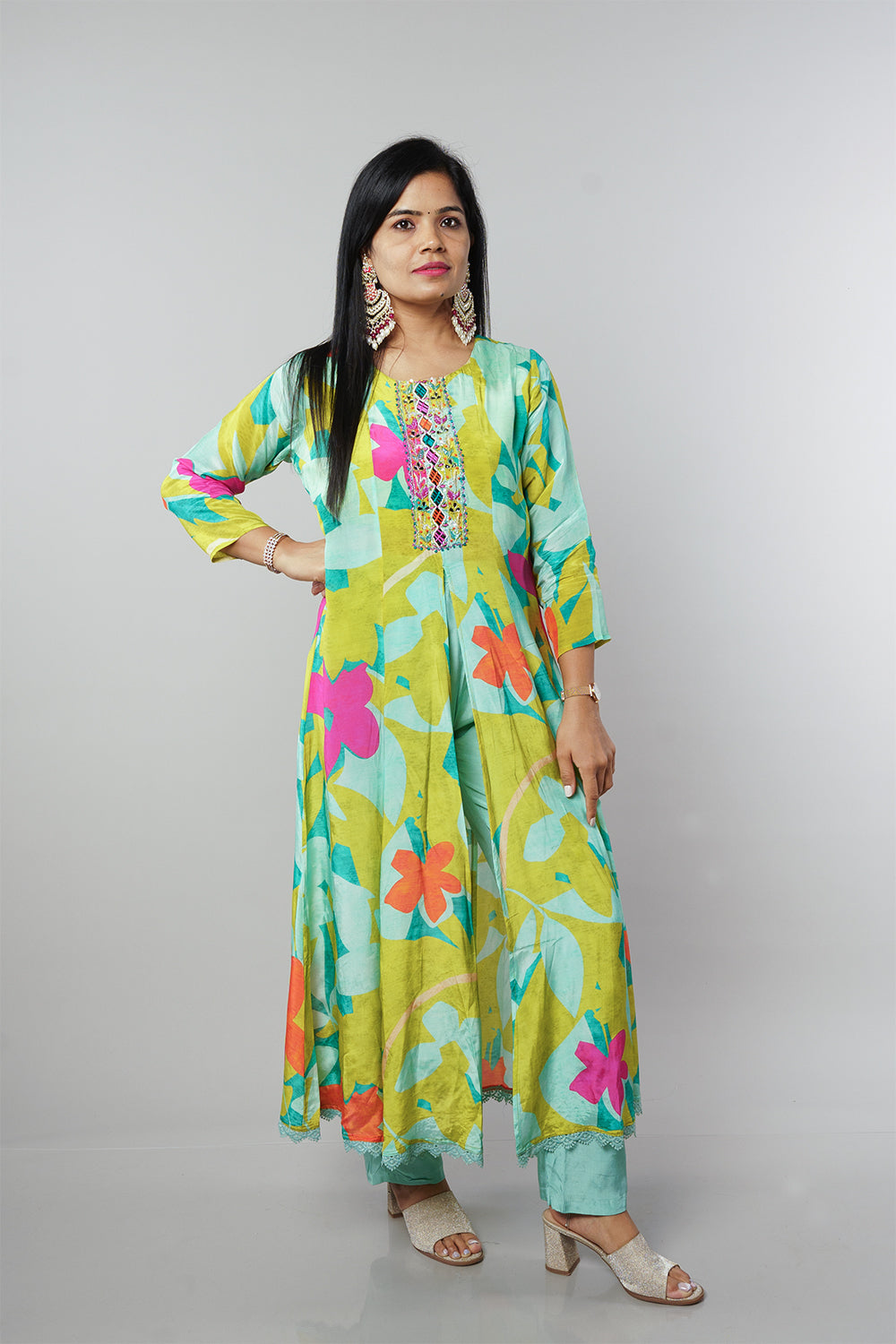 Multicolour Crepe Front slit set