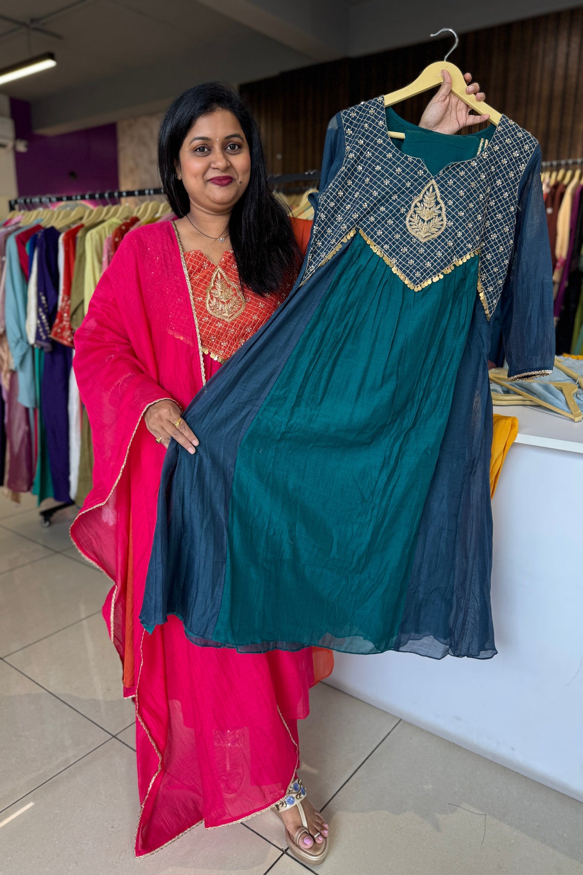 Inayra double colour mulchanderi suit set