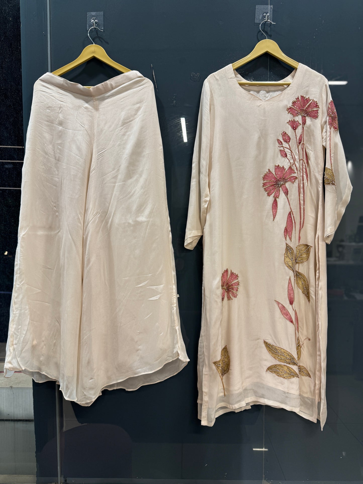 Handpaint Chinnon Handwork Suit Set