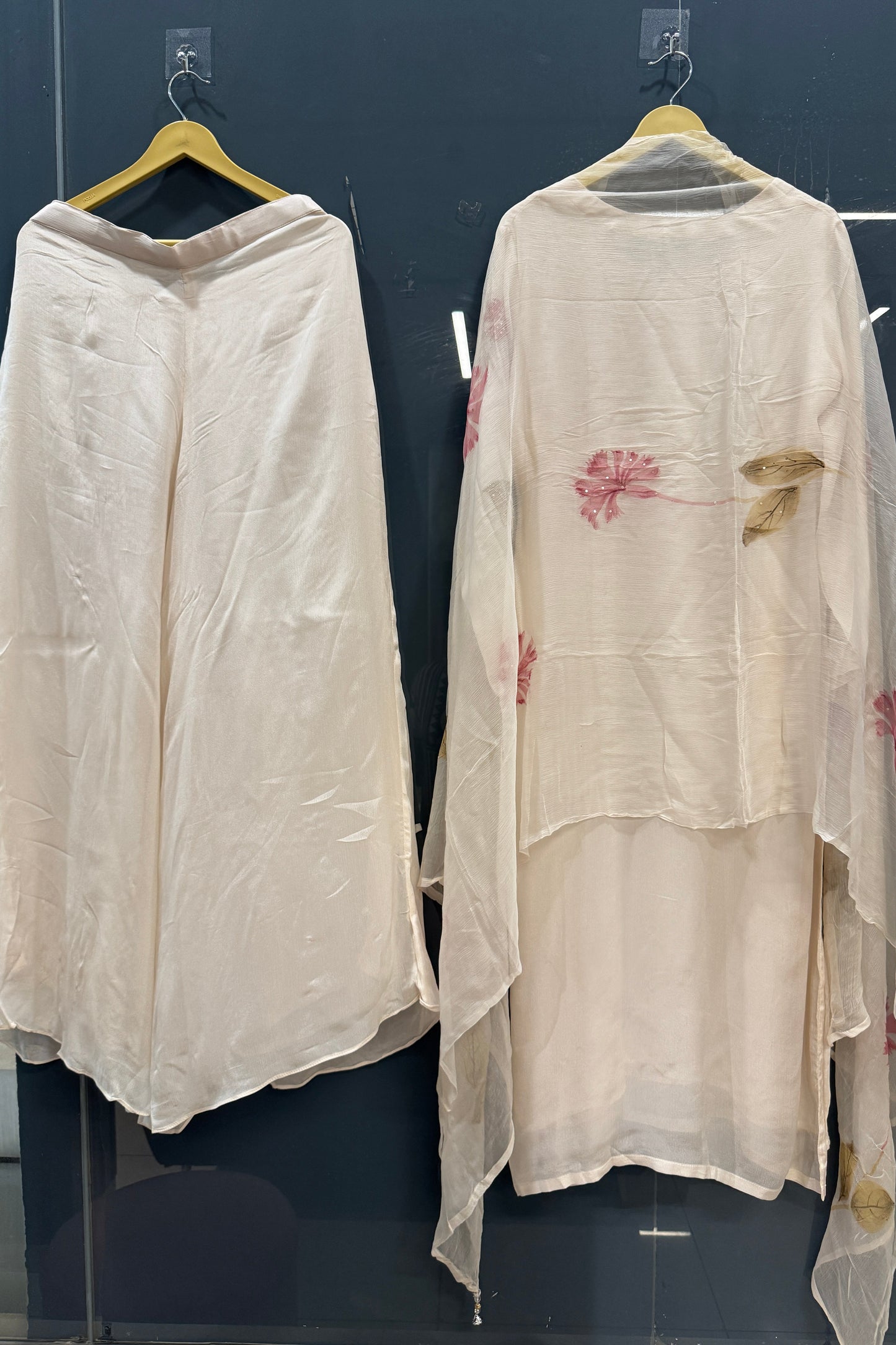 Handpaint Chinnon Handwork Suit Set
