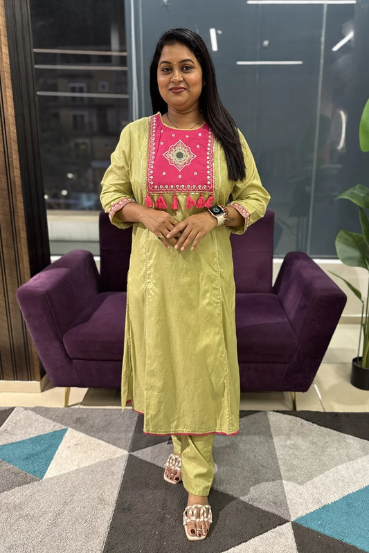 Green and  Pink Mulchanderi with contrast pink dupatta