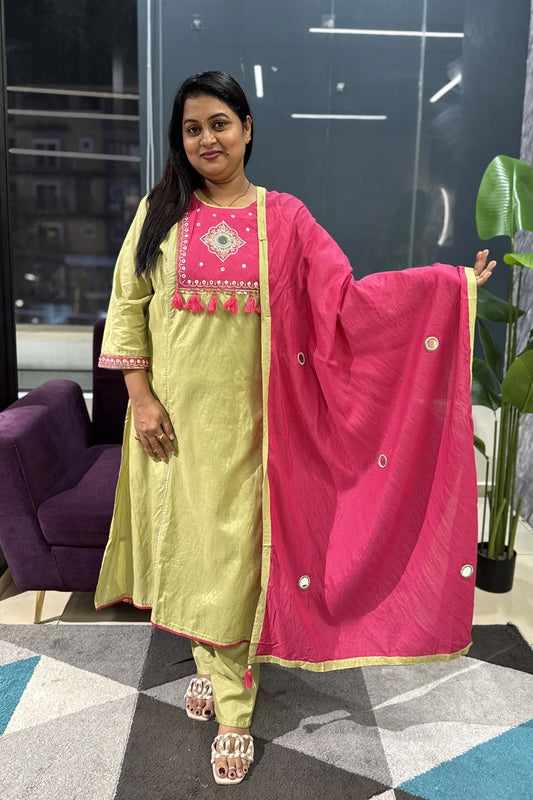 Green and  Pink Mulchanderi with contrast pink dupatta